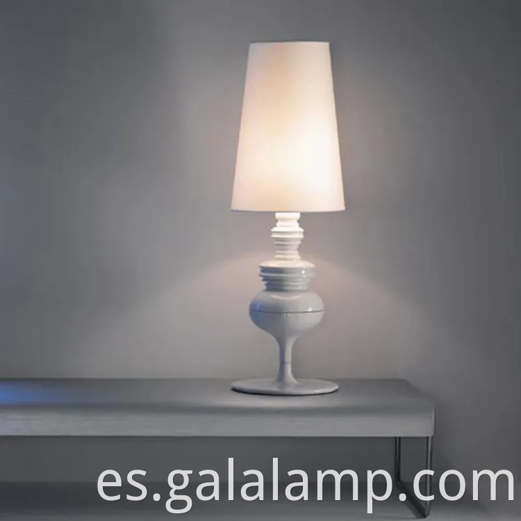 Lámpara de mesa inalámbrica de metal dorado moderna para decoración del hogar